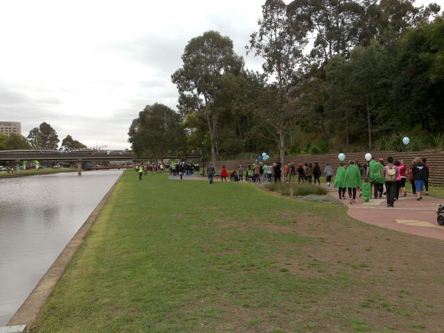 ... and Walking down the other side of the Parramatta River